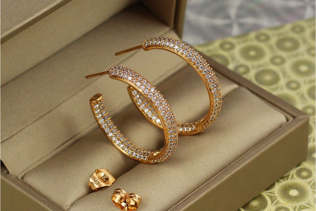 Сережки Xuping Jewelry кільця з дрібними каменями 2,9 см золотисті