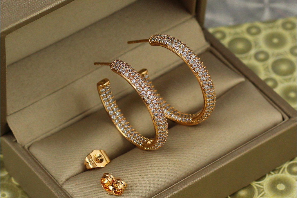 Сережки Xuping Jewelry кільця з дрібними каменями 2,9 см золотисті