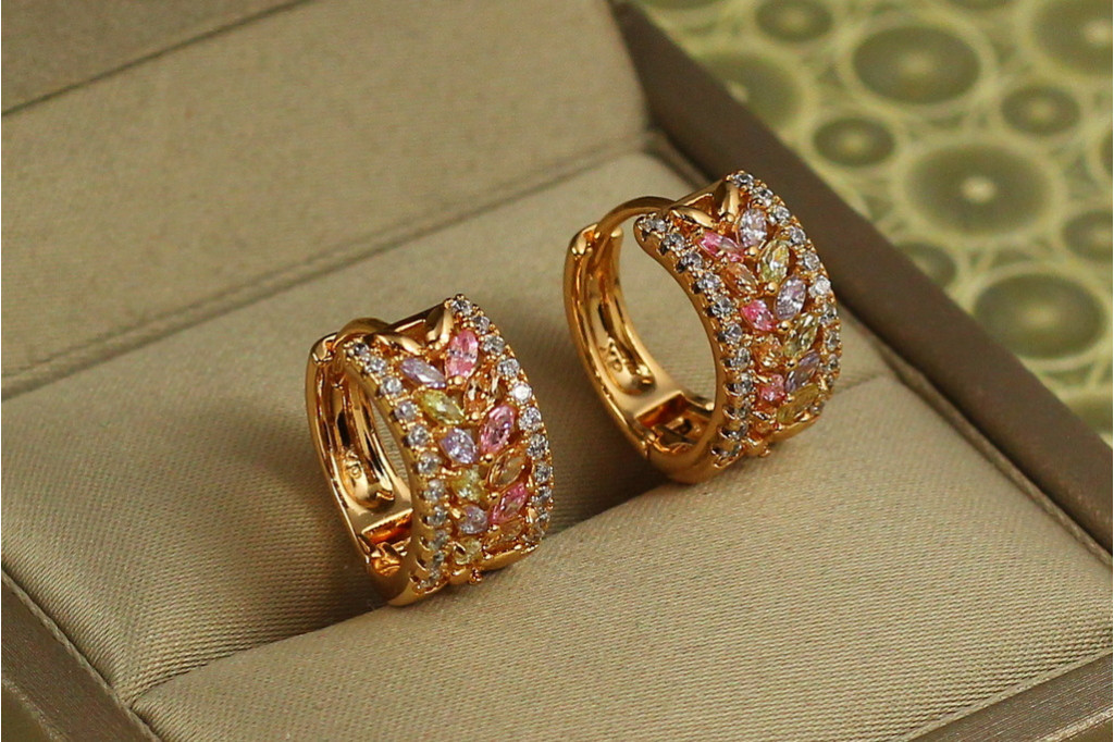 Сережки Xuping Jewelry родюче поле з різнокольоровими каменями 1,5 см золотисті