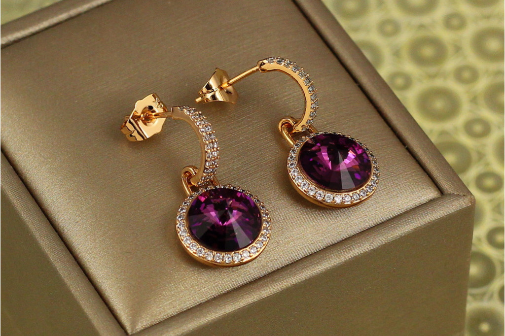Сережки підвіски Xuping Jewelry Сваровськи Романс із бордовими каменями 2,8 см золотисті