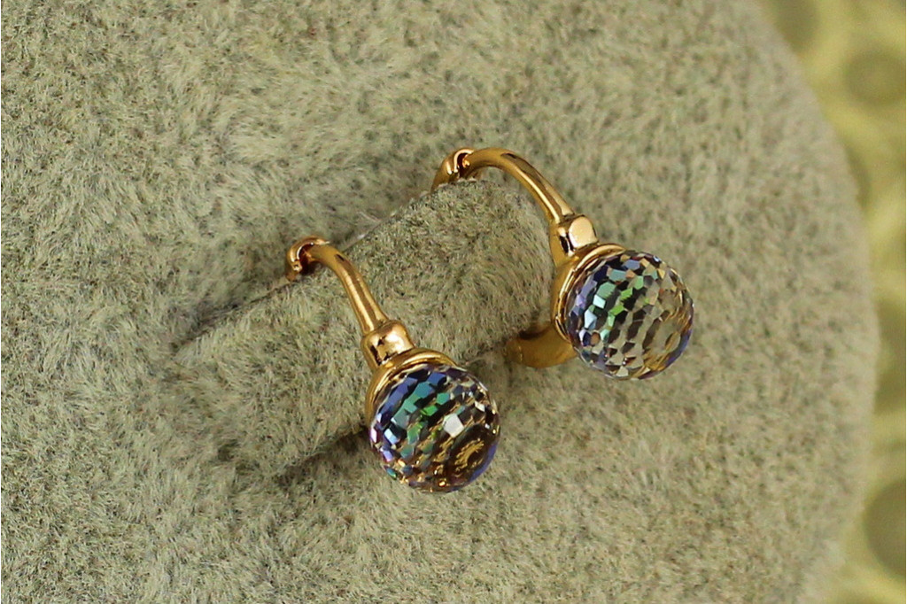Сережки дитячі Xuping Jewelry Сваровські хамелеон багатогранність із зеленими каменями 1 см золотисті