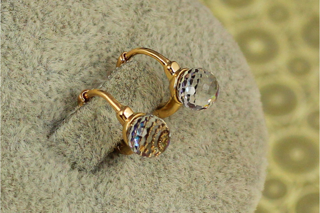 Сережки дитячі Xuping Jewelry Сваровські хамелеон багатогранність із зеленими каменями 1 см золотисті
