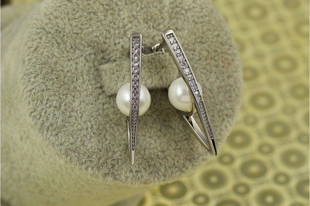 Сережки Xuping Jewelry стрілки з перлинами 3,2 см сріблясті