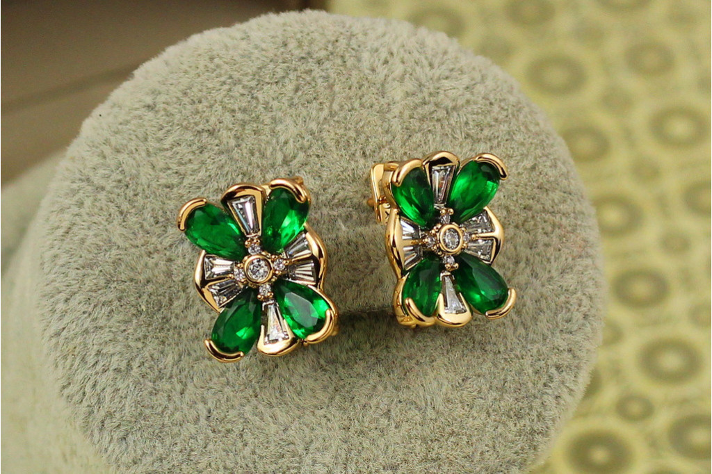 Сережки Xuping Jewelry бурлеск із зеленим каменем 1,7 см золотисті