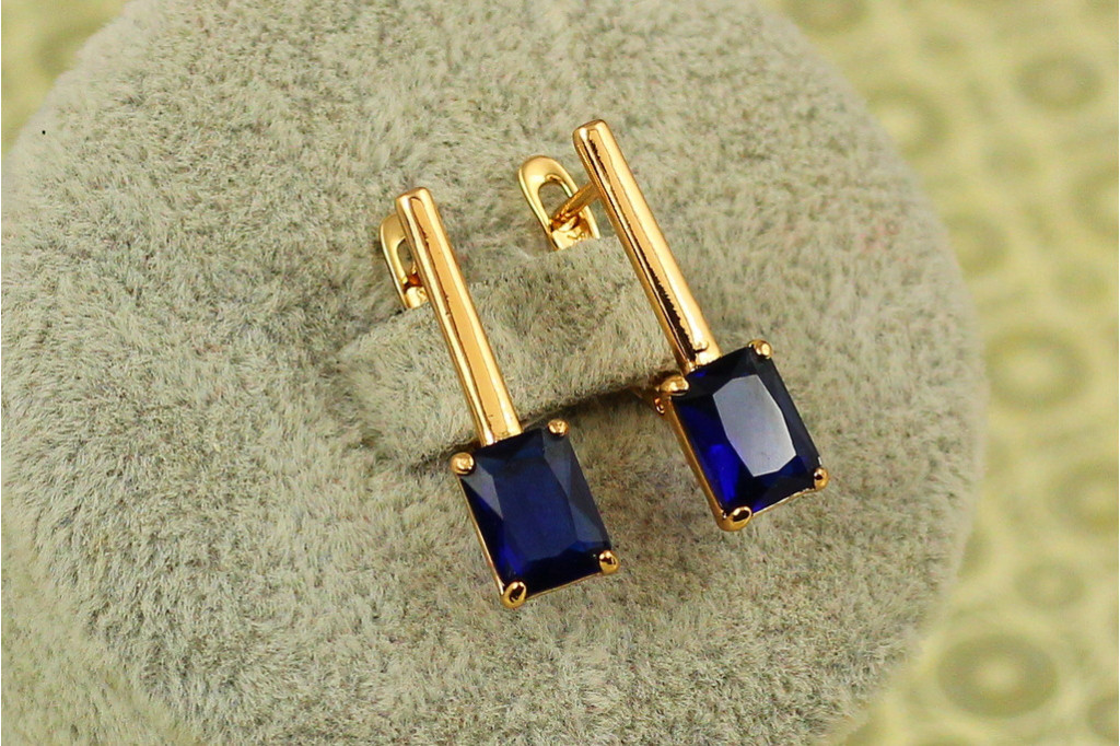 Серьги подвески Xuping Jewelry Прима с синим камнем 2,2 см золотистые
