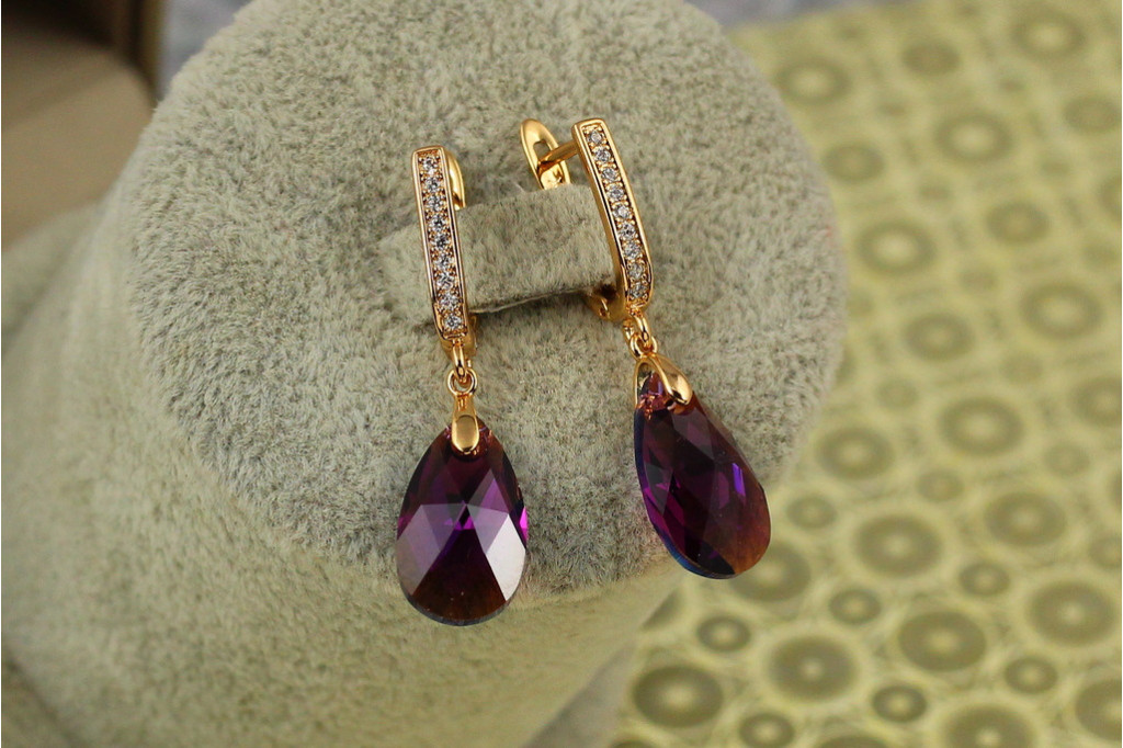 Сережки Xuping Jewelry капля Сваровскі фіолетовий камінь 3,5 см золотисті