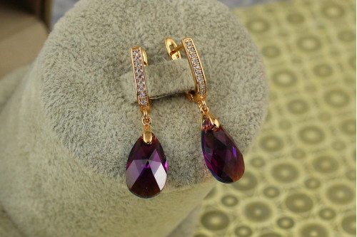 Сережки Xuping Jewelry капля Сваровскі фіолетовий камінь 3,5 см золотисті
