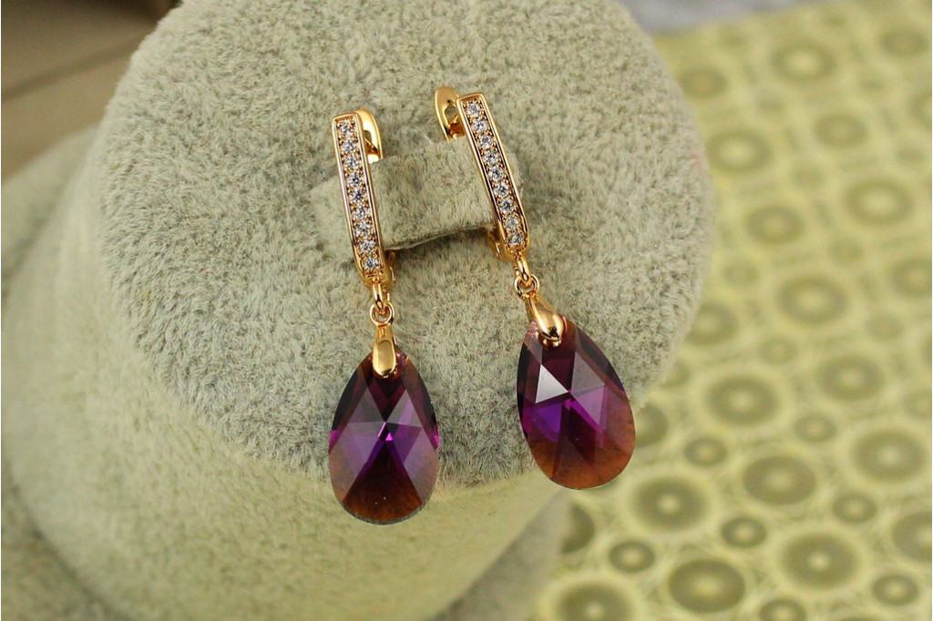 Сережки Xuping Jewelry капля Сваровскі фіолетовий камінь 3,5 см золотисті