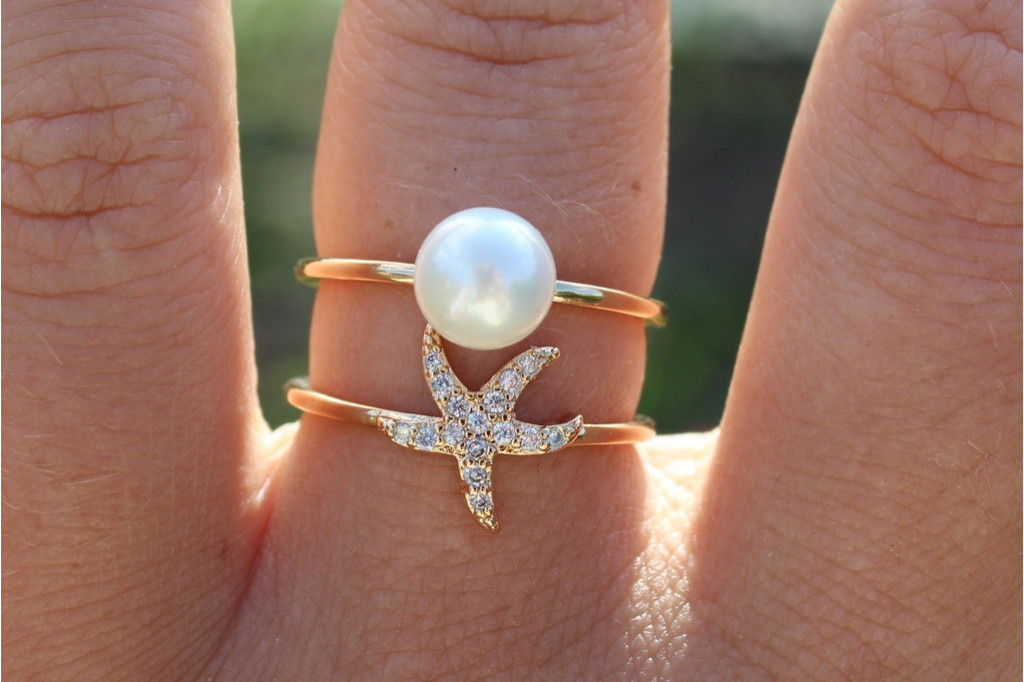 Кольцо Xuping Jewelry звезда с жемчугом р 16 раздвижное золотистое
