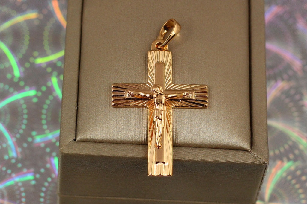 Крестик Xuping Jewelry Иисус в лучах 3.5 см золотистый