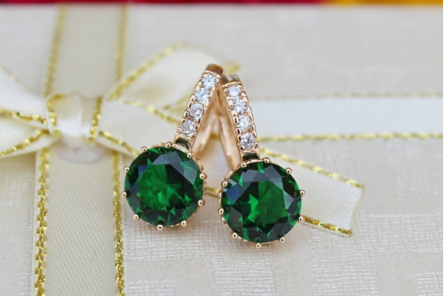 Сережки Xuping Jewelry з великим зеленим каменем і круглою застібкою 2 см золотисті