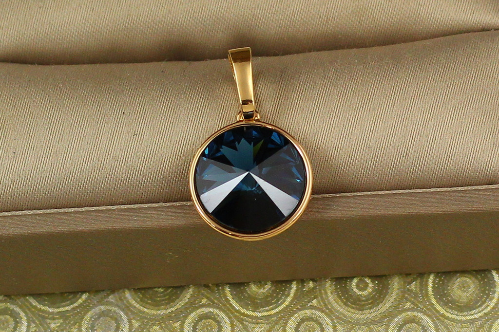 Кулон Xuping Jewelry большой камень Сваровски темно-синий хамелеон 1,4 см золотистый