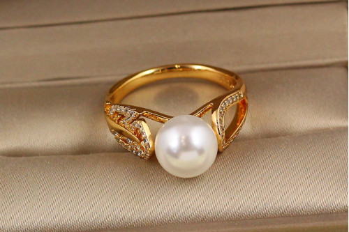 Кільце Xuping Jewelry перо з перлиною р 18 золотисте