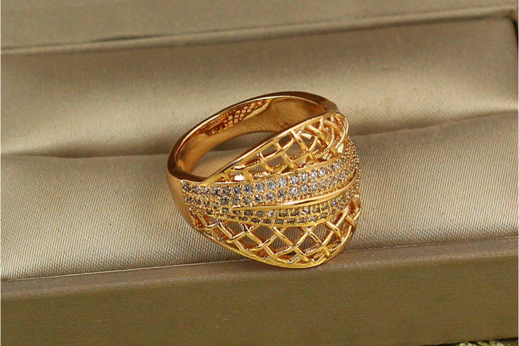 Кільце Xuping Jewelry гіпюр р 18 золотисте
