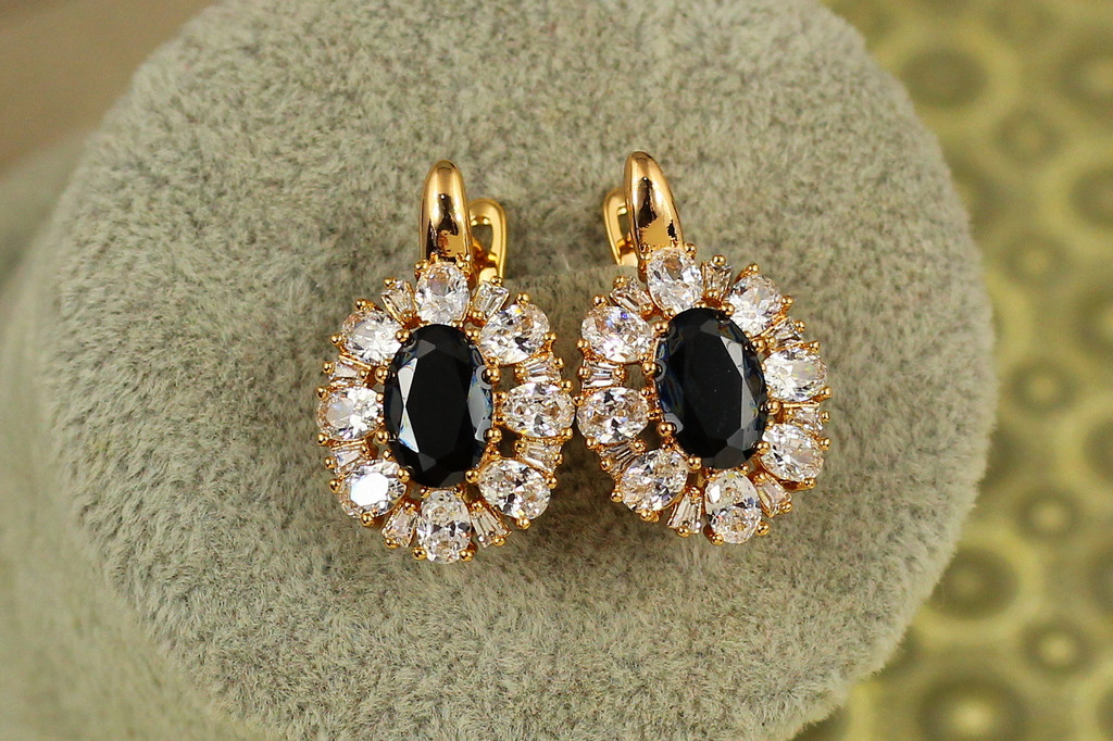 Сережки Xuping Jewelry циннія із чорним каменем 2,3 см золотисті