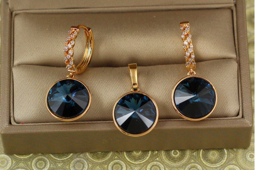 Набор Xuping Jewelry большой камень Сваровски темно-синий хамелеон 1,4 см золотистый