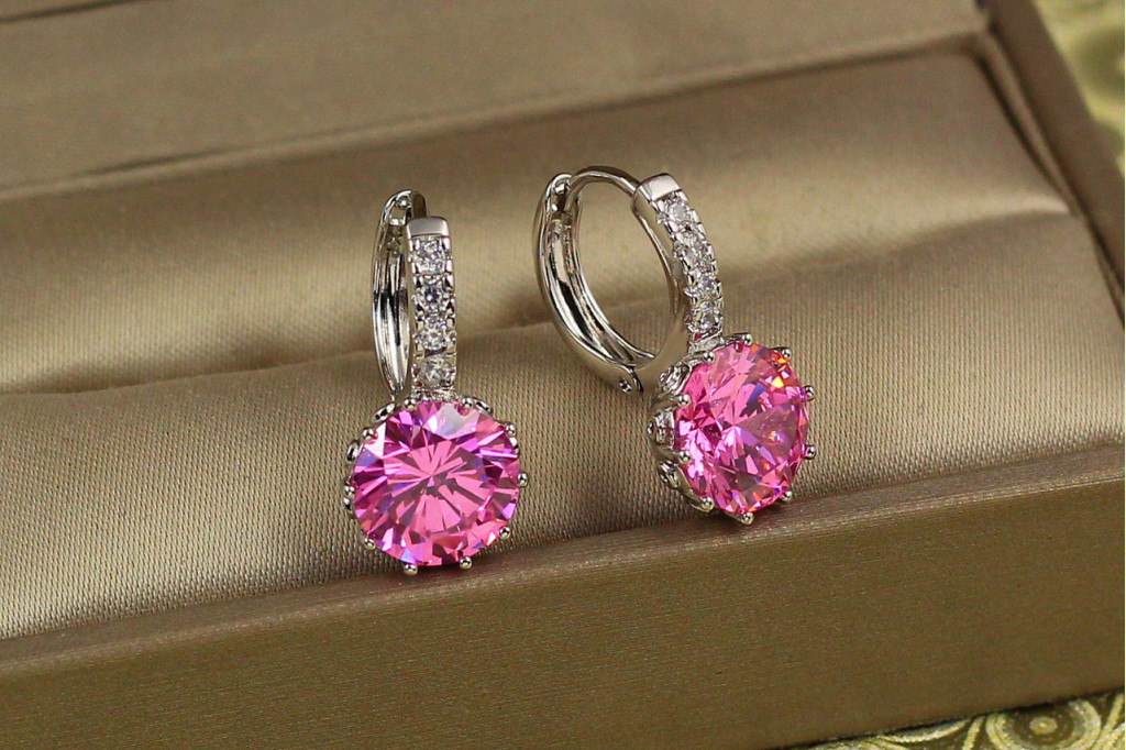 Сережки Xuping Jewelry з великим рожевим каменем і круглою застібкою 2 см сріблясті