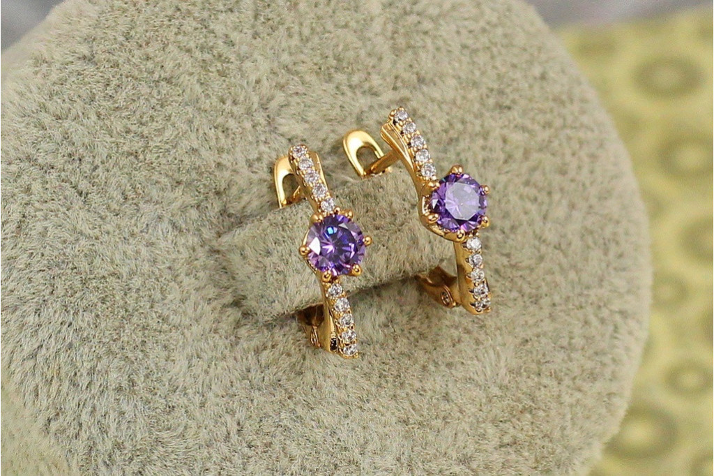 Серьги  Xuping Jewelry антракт с фиолетовым камнем 1,7 см золотистые
