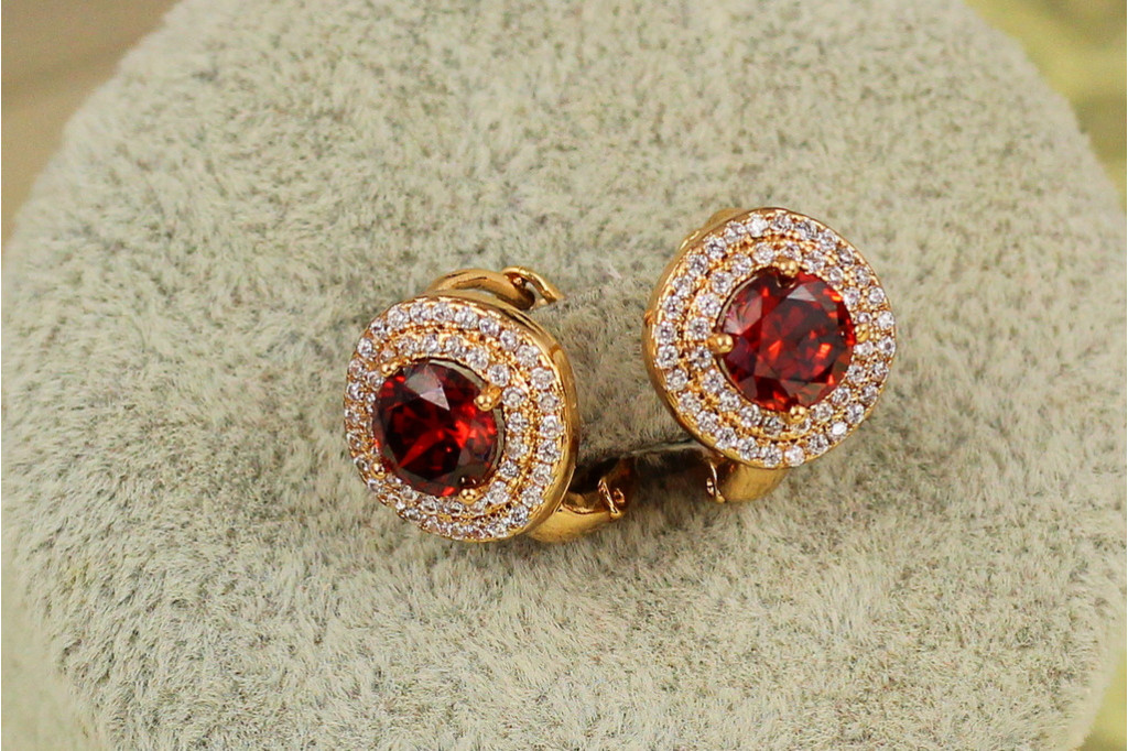 Сережки Xuping Jewelry велика мрія із червоним каменем 1,3 см золотисті