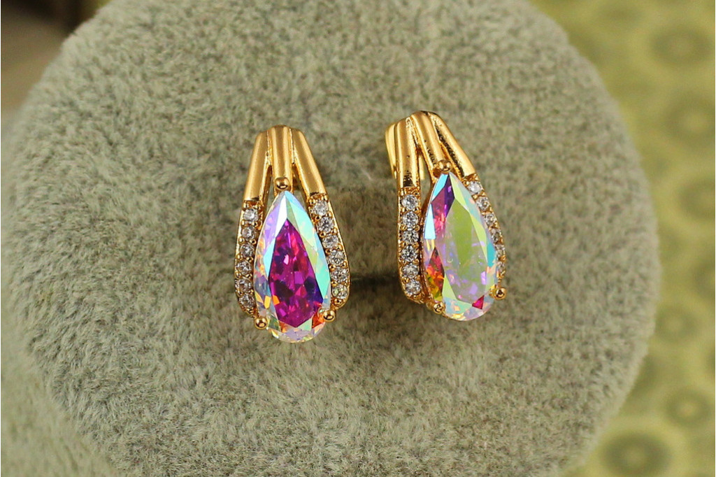Сережки Xuping Jewelry Сонет з каменем хамелеон 1,7 см золотисті