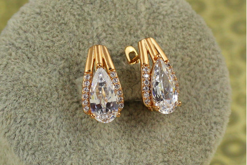 Сережки Xuping Jewelry Сонет з білим каменем 1,7 см золотисті