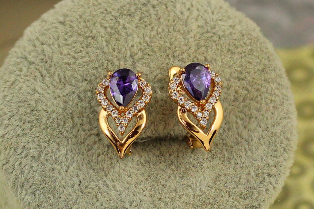 Серьги Xuping Jewelry Перина с фиолетовым камнем 1,6 см золотистые