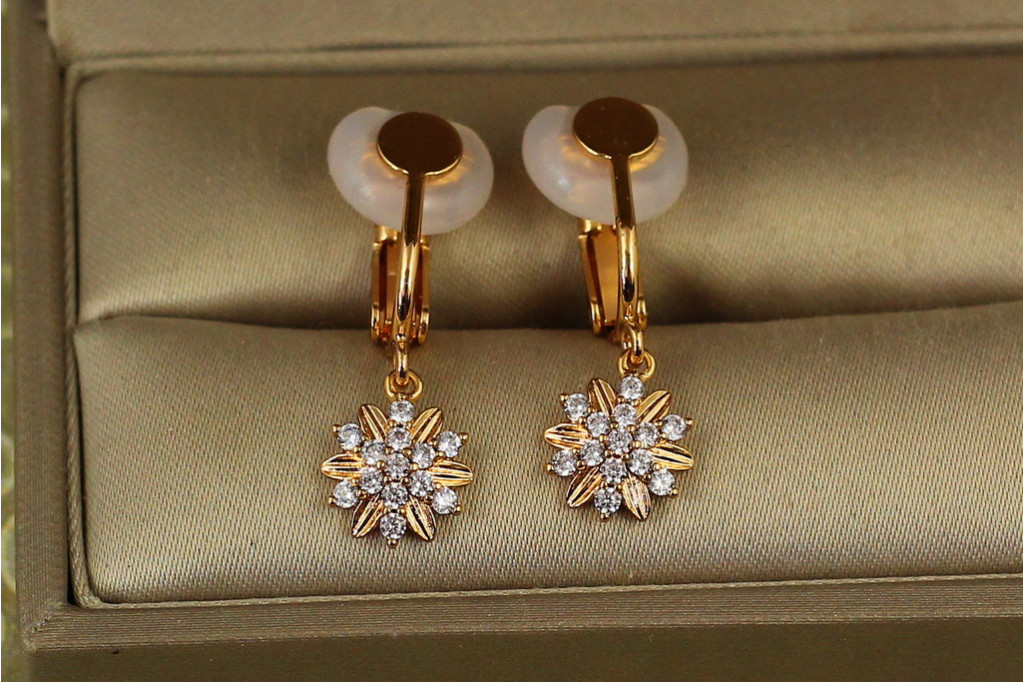 Серьги клипсы Xuping Jewelry снежка 2,7 см золотистые