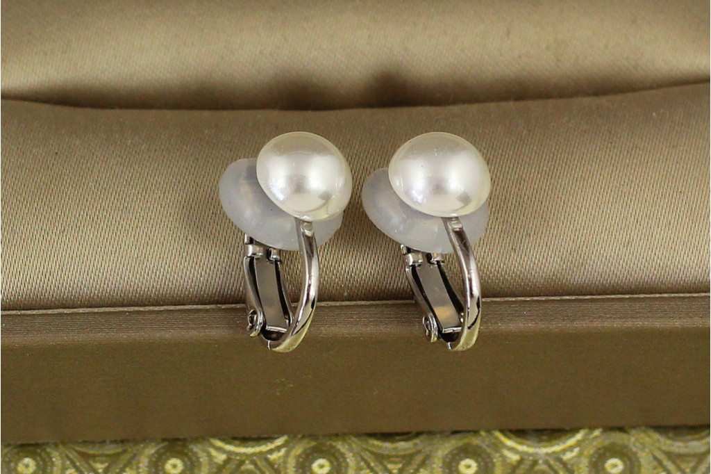 Серьги клипсы Xuping Jewelry половинка жемчужины 1,6 см серебристые