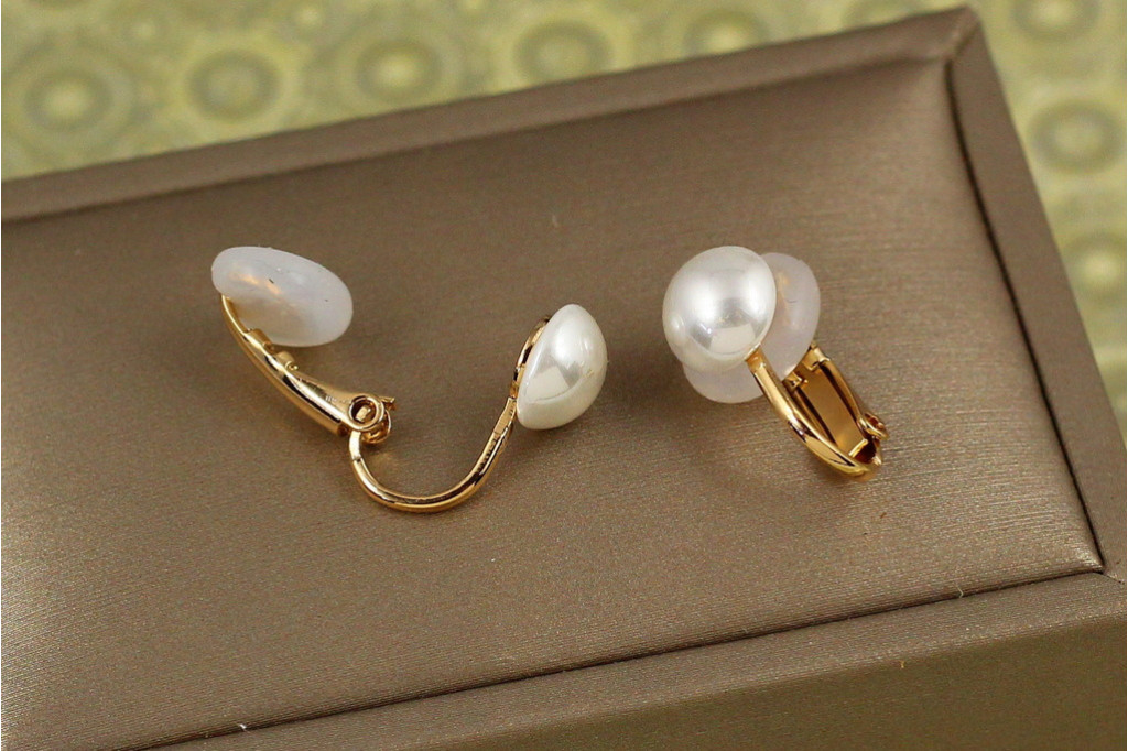 Серьги клипсы Xuping Jewelry половинка жемчужины 1,6 см золотистые