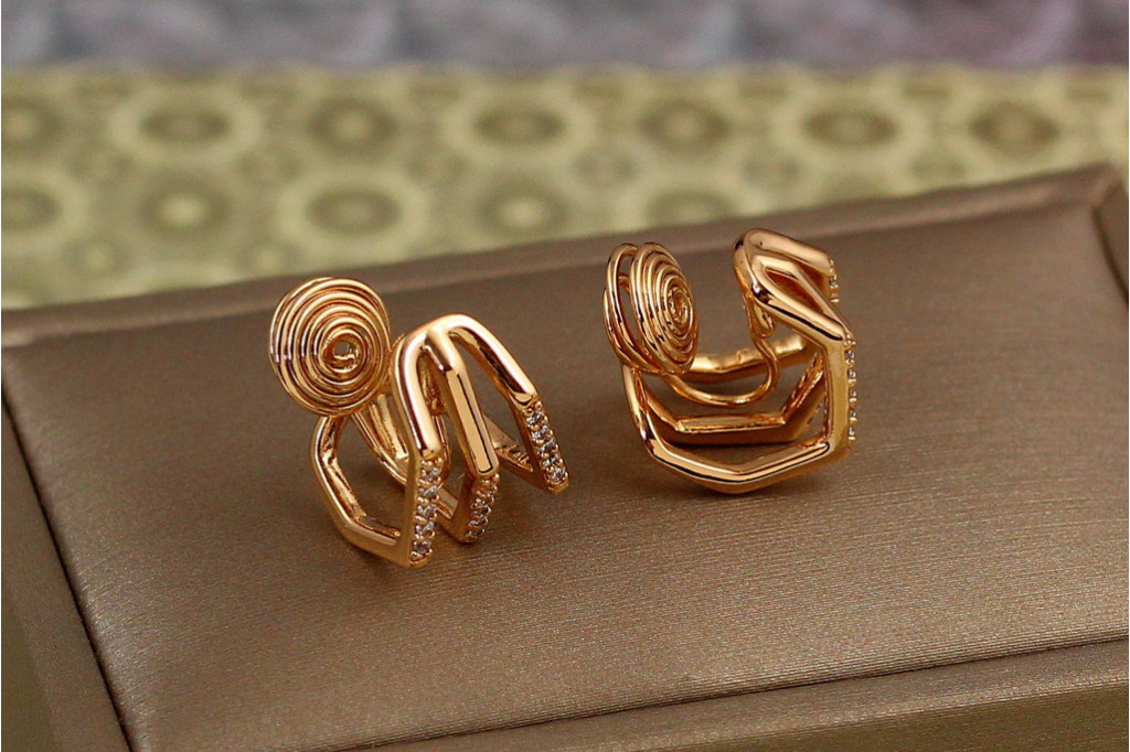 Серьги Xuping Jewelry кулачок 1,5 см золотистые