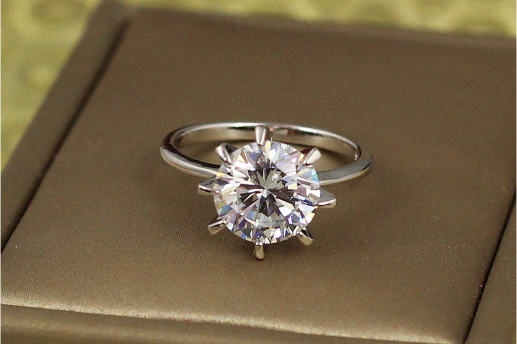 Кольцо Xuping Jewelry камень в шестигранной оправе р 16 серебристое