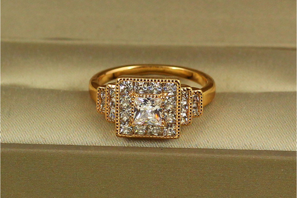 Кольцо Xuping Jewelry Иерархия р 20  золотистое