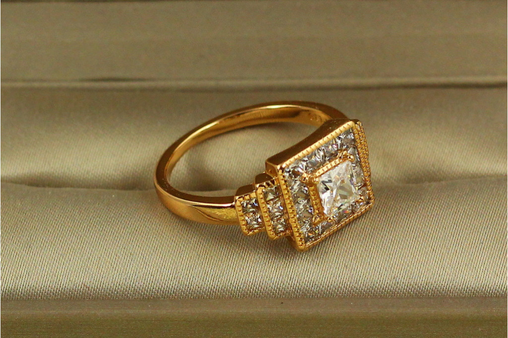 Кольцо Xuping Jewelry Иерархия р 20  золотистое