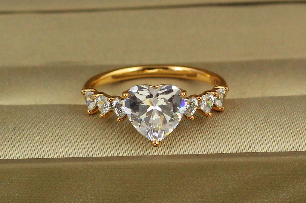 Кольцо Xuping Jewelry Семь сердец р 20  золотистое
