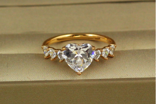 Кольцо Xuping Jewelry Семь сердец р 20  золотистое