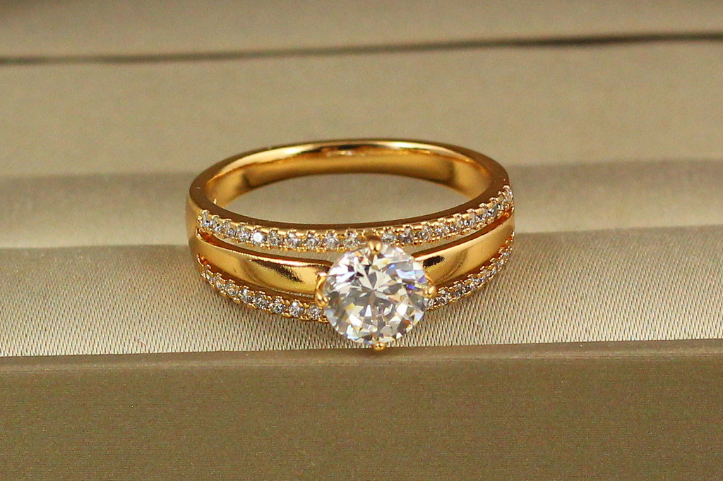 Кільце Xuping Jewelry Грація р 19 золотисте