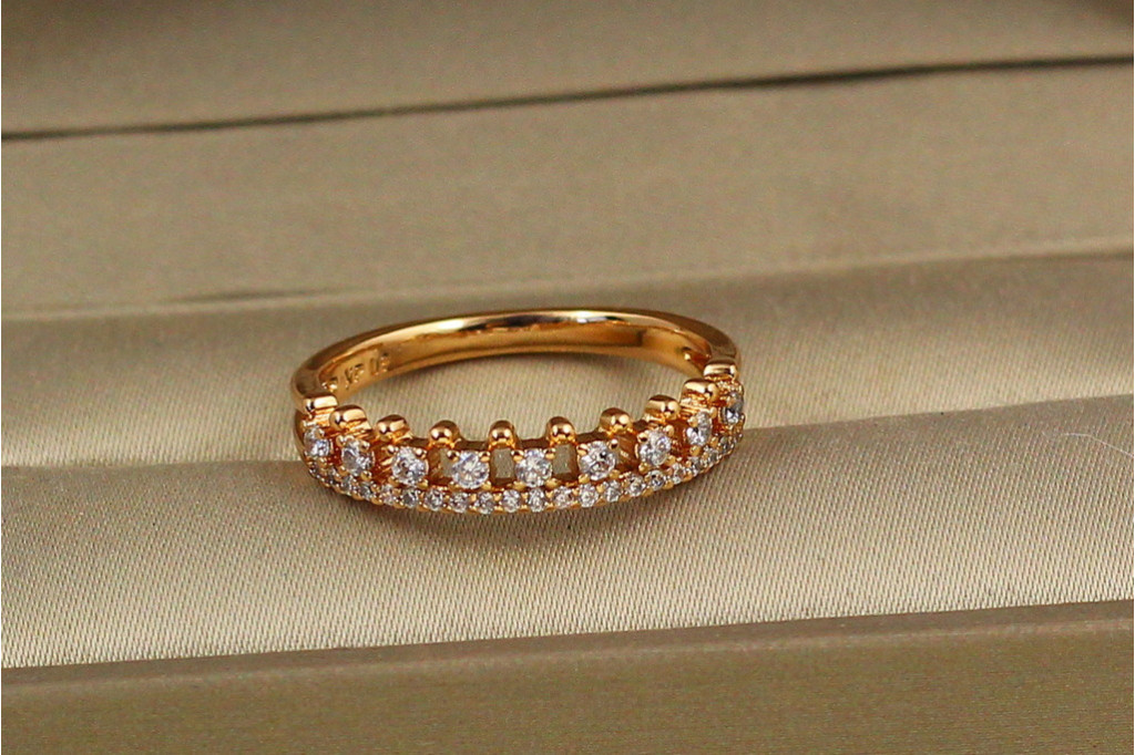 Кольцо Xuping Jewelry мерлон р 19  золотистое