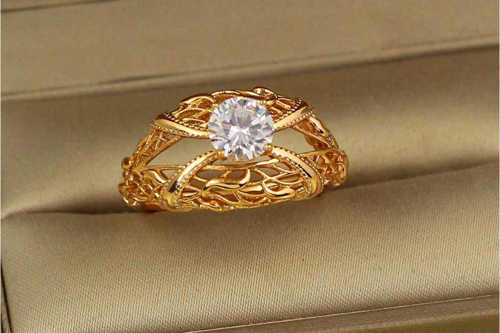 Кольцо Xuping Jewelry гротеск р 20 золотистое