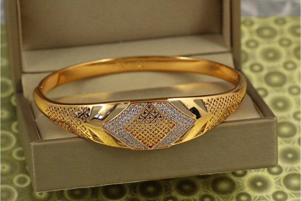 Браслет бенгл Xuping Jewelry Аскольд 60 мм на руку від 17 до 19 см золотистий