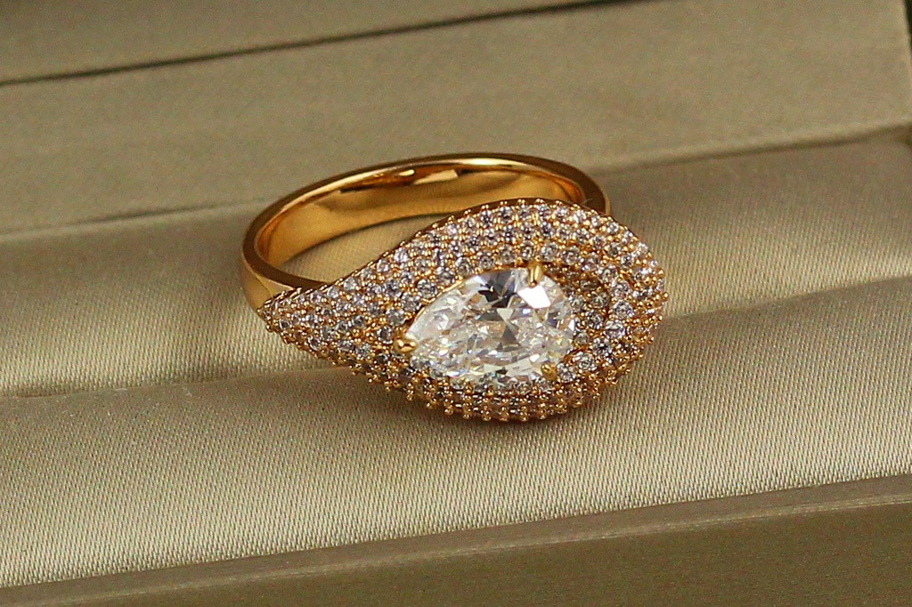 Кільце Xuping Jewelry Павич р 20 золотисте