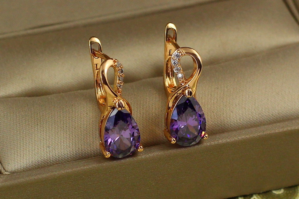 Серьги Xuping Jewelry Скандинавия с фиолетовым камнем 1,8 см золотистые