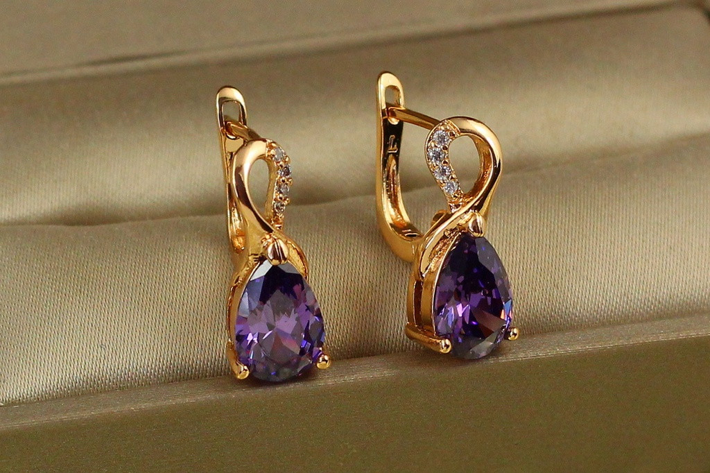 Серьги Xuping Jewelry Скандинавия с фиолетовым камнем 1,8 см золотистые