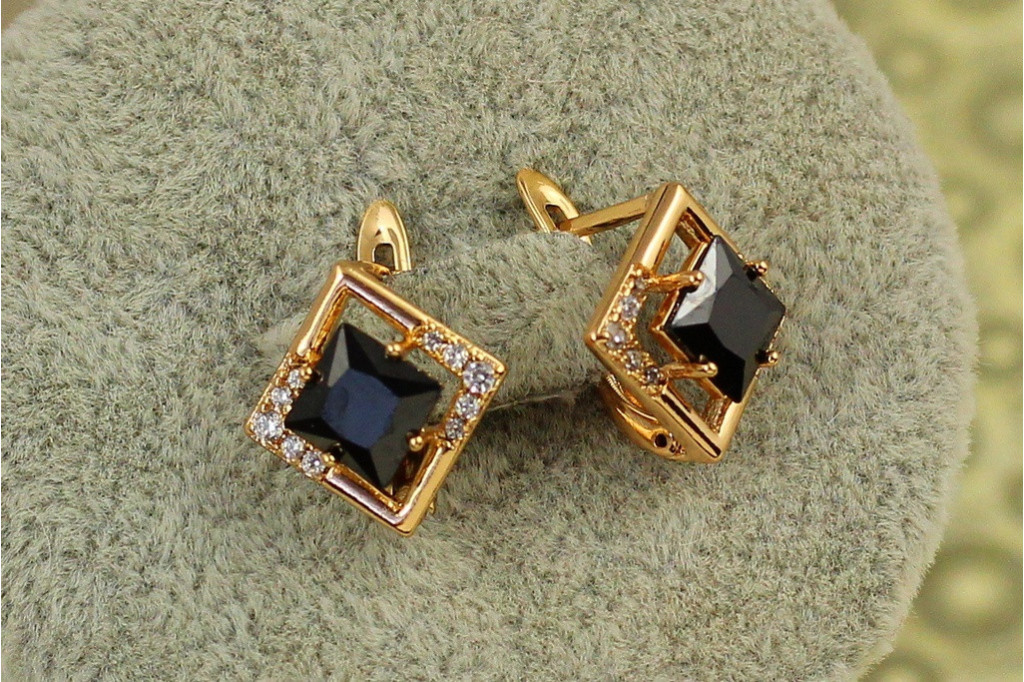 Серьги Xuping Jewelry  ромбик с черным камнем 1,4 см золотистые