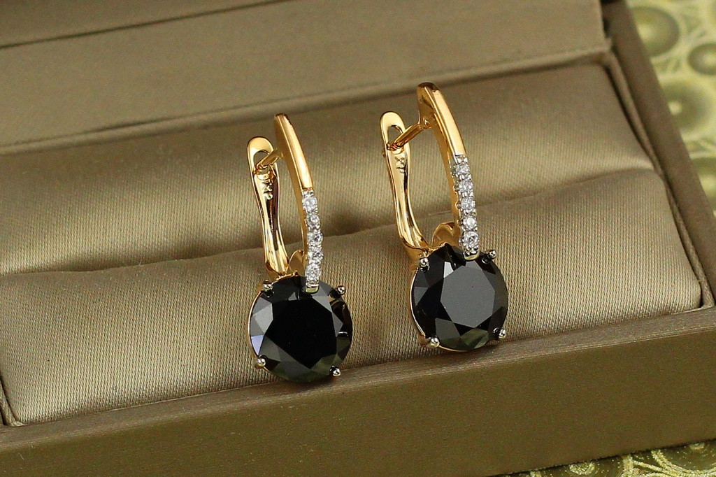 Сережки Xuping Jewelry Стрілка з родієм із великим чорним каменем 2,7 см золотисті