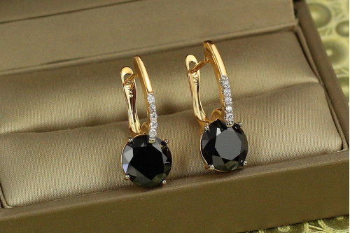 Сережки Xuping Jewelry Стрілка з родієм із великим чорним каменем 2,7 см золотисті
