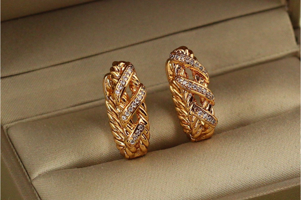 Сережки Xuping Jewelry Еволюція 2 см золотисті