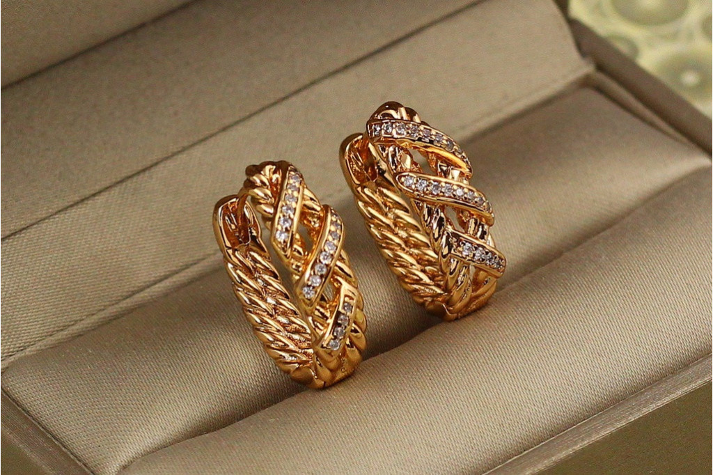 Сережки Xuping Jewelry Еволюція 2 см золотисті