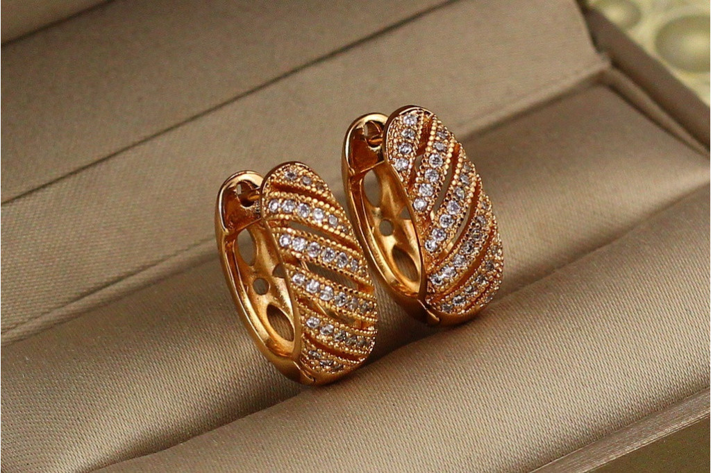 Сережки Xuping Jewelry Мовчання 1,9 см золотисті