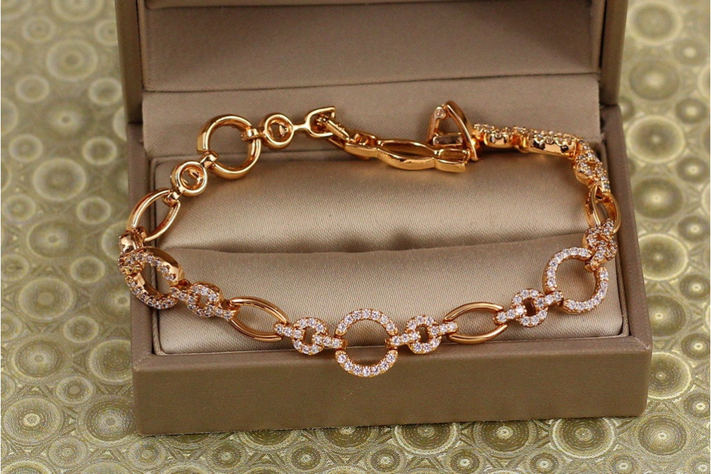 Браслет Xuping Jewelry Стыковка кругов 17 см золотистый