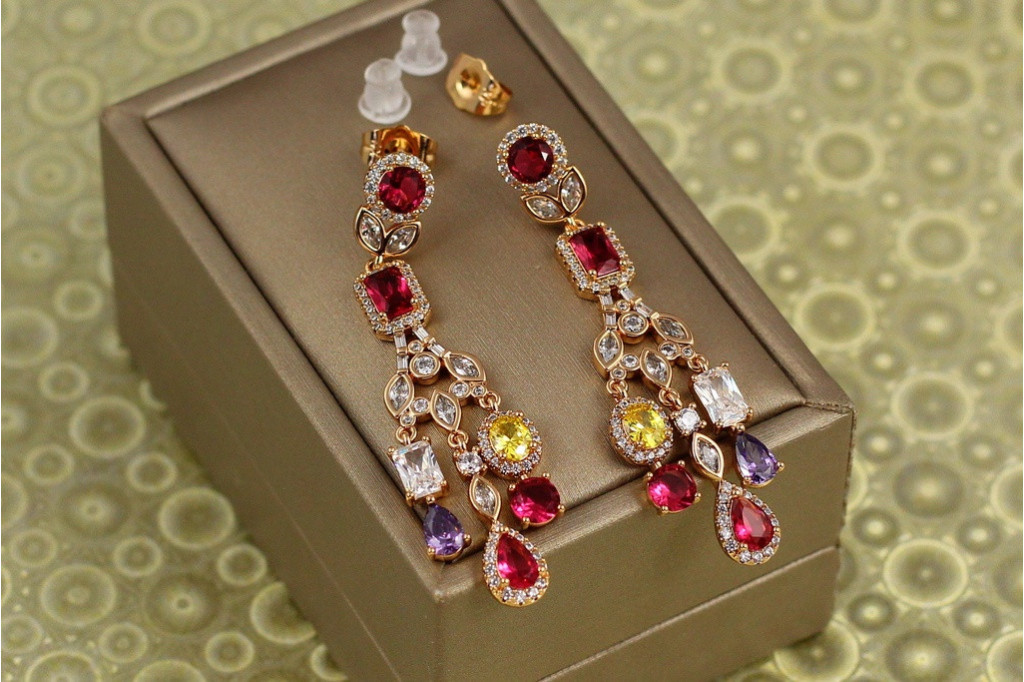 Сережки Xuping Jewelry підвіски Валері із різнокольоровими каменями 5,3 см золотисті